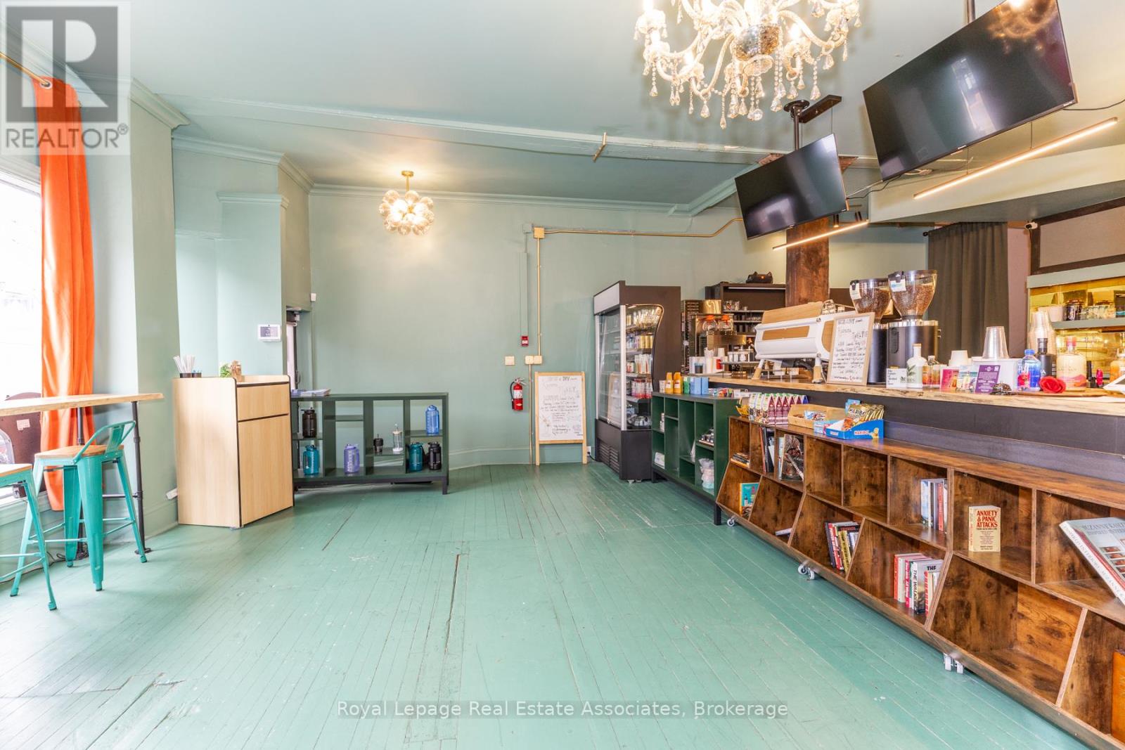 Main Level - 1267 Queen Street W, Toronto, Ontario  M6K 1L5 - Photo 7 - W12610764