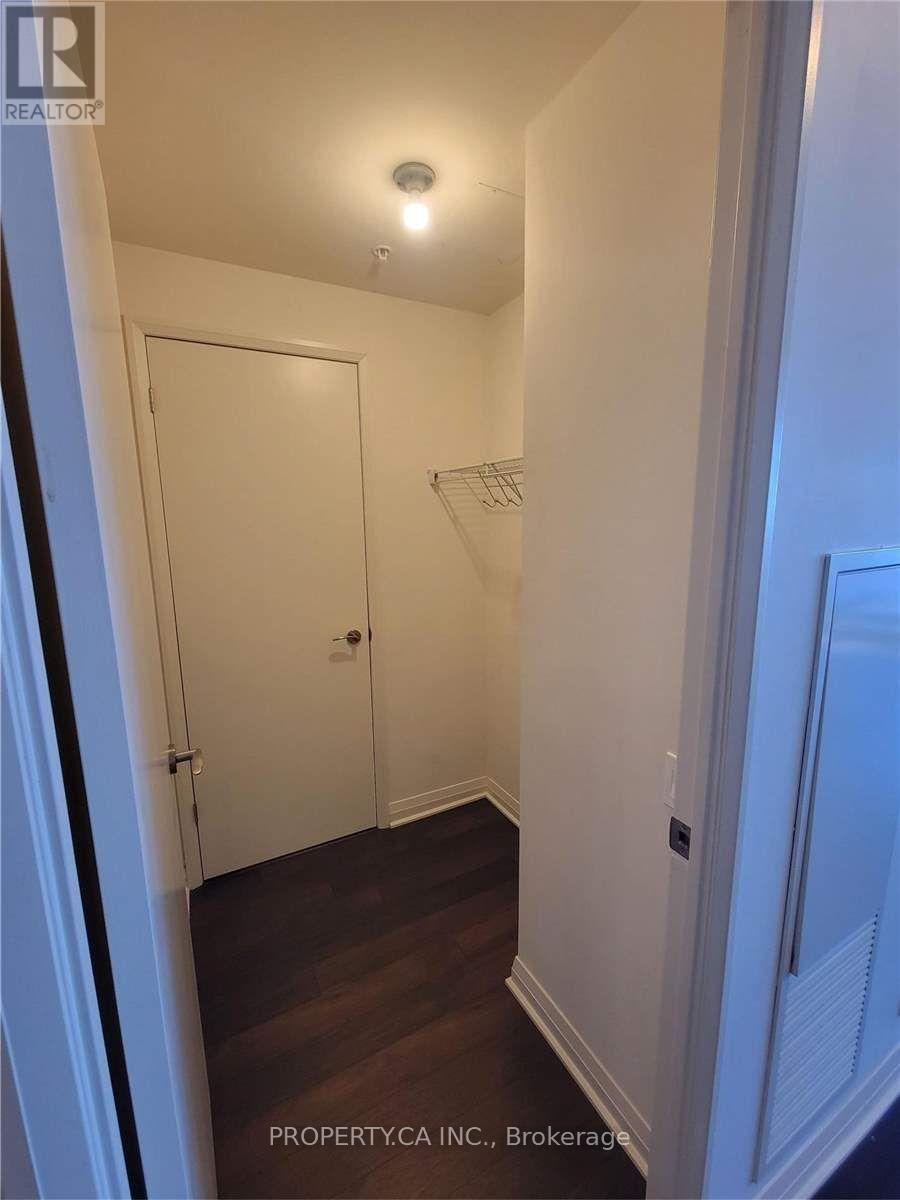 3404 - 5 Valhalla Inn Road, Toronto, Ontario  M9B 0B1 - Photo 5 - W12610778