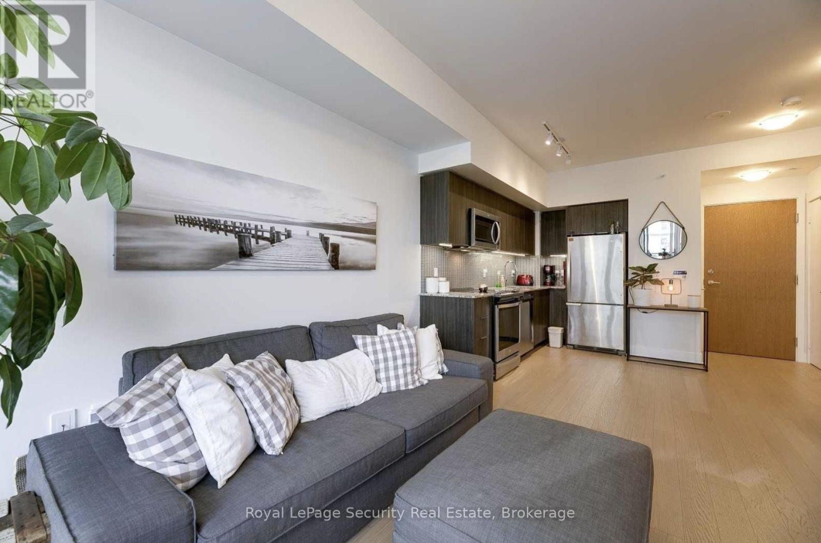 1915 - 30 Shore Breeze Drive, Toronto, Ontario  M8V 0J1 - Photo 7 - W12610798