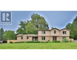 386 PINETREE WAY, Mississauga, Ontario