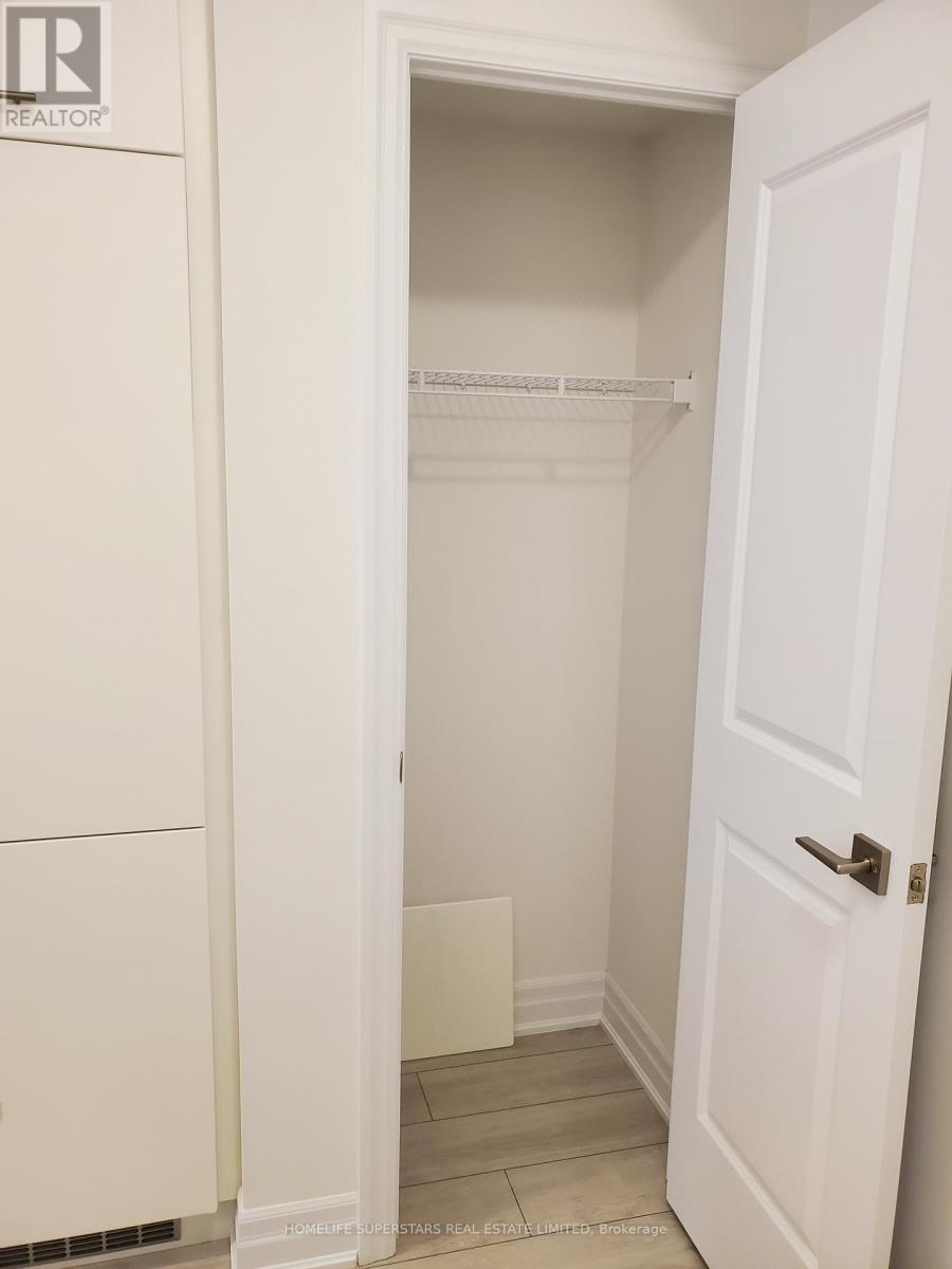 2210 - 30 Elm Drive W, Mississauga, Ontario  L5B 0N6 - Photo 21 - W12610818