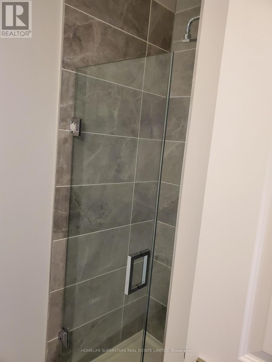 2210 - 30 Elm Drive W, Mississauga, Ontario  L5B 0N6 - Photo 6 - W12610818