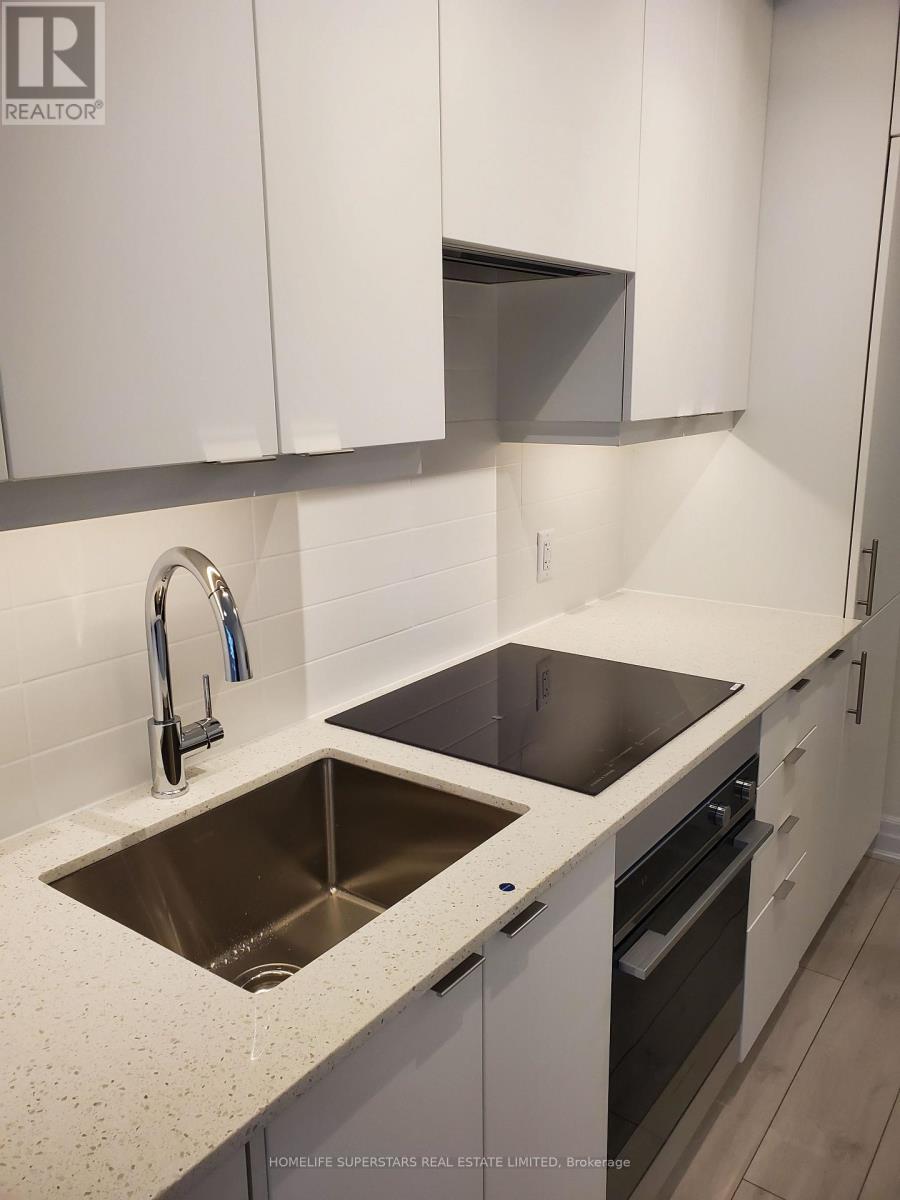 2210 - 30 Elm Drive W, Mississauga, Ontario  L5B 0N6 - Photo 9 - W12610818