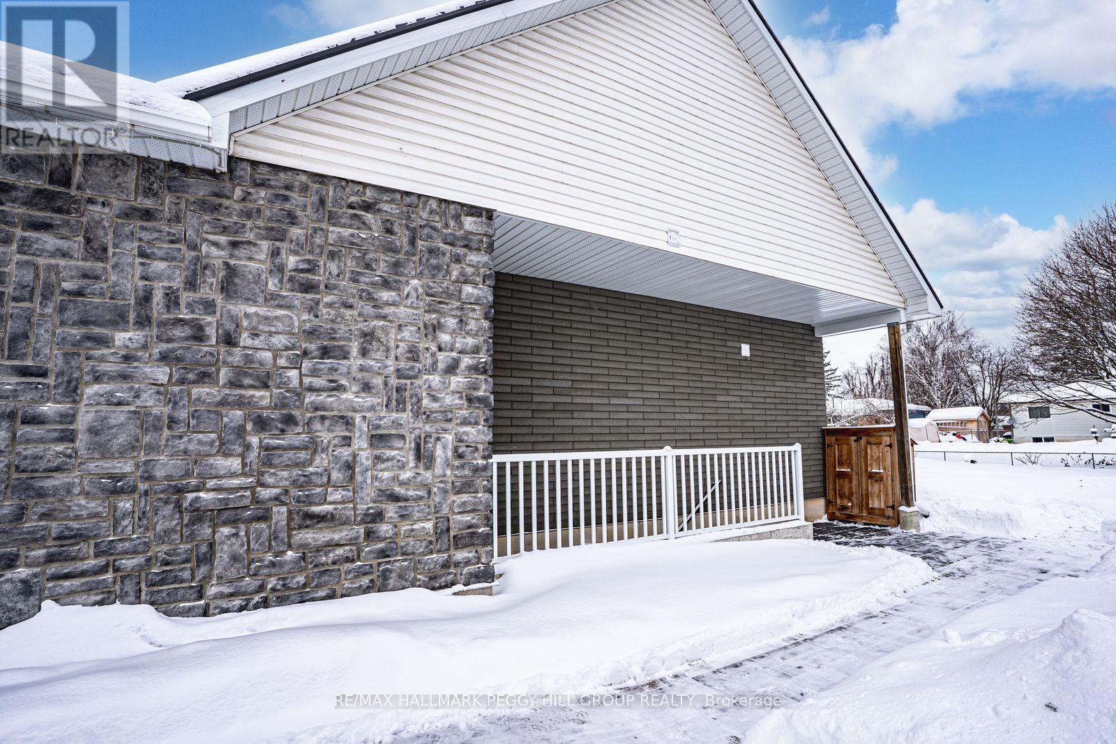 222 Glenn Avenue, Innisfil, Ontario L9S 1C4 - Photo 16 - N12454402