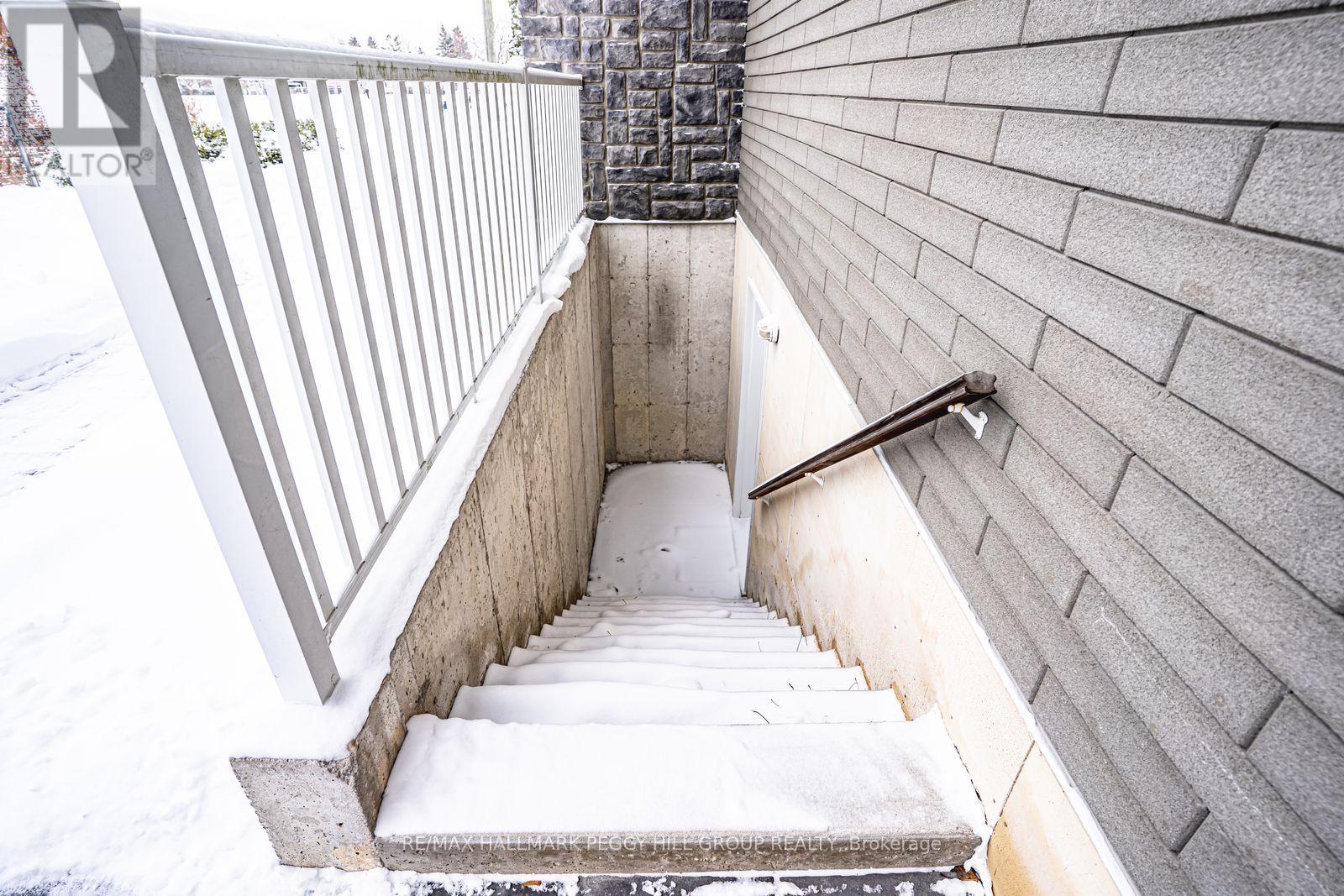 222 Glenn Avenue, Innisfil, Ontario L9S 1C4 - Photo 17 - N12454402