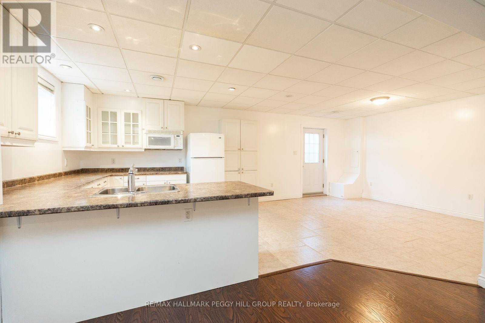 222 Glenn Avenue, Innisfil, Ontario L9S 1C4 - Photo 19 - N12454402