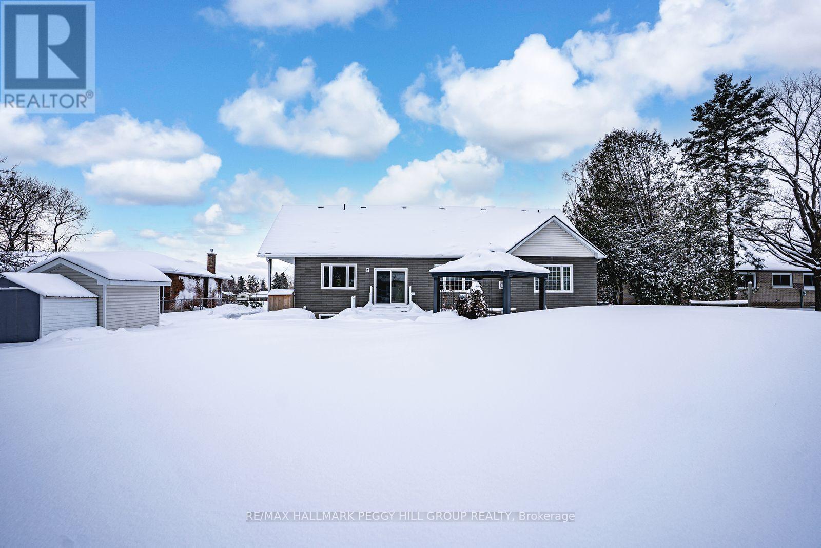 222 Glenn Avenue, Innisfil, Ontario L9S 1C4 - Photo 2 - N12454402