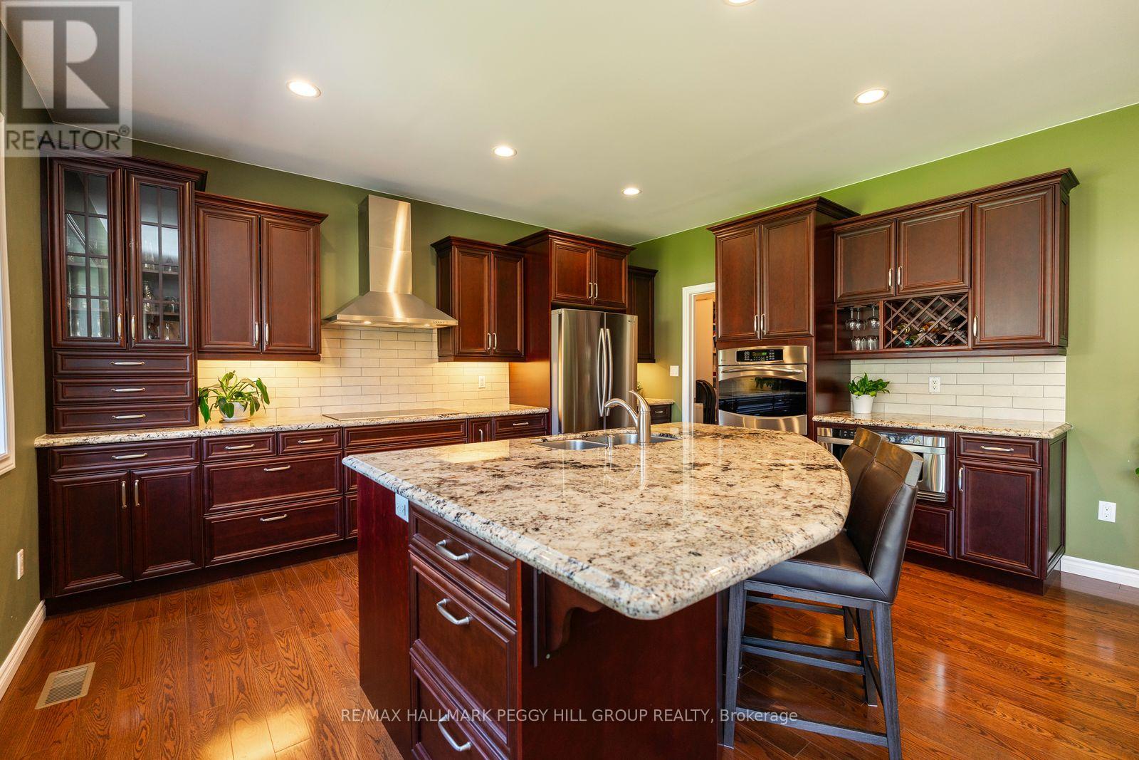 222 Glenn Avenue, Innisfil, Ontario L9S 1C4 - Photo 6 - N12454402