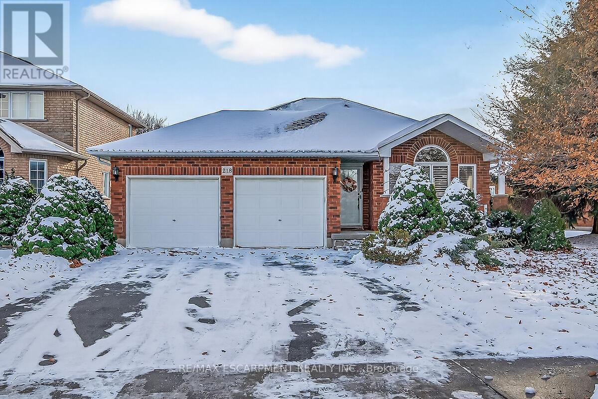 218 PORTAGE LANE, Hamilton, Ontario