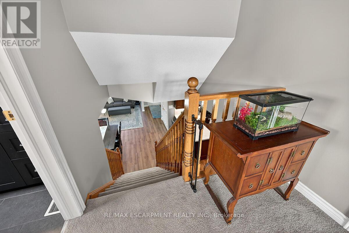 218 Portage Lane, Hamilton, Ontario  L0R 1W0 - Photo 22 - X12610756