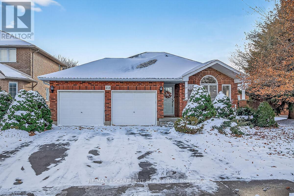 218 Portage Lane, Hamilton, Ontario  L0R 1W0 - Photo 3 - X12610756