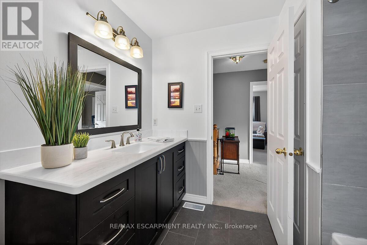 218 Portage Lane, Hamilton, Ontario  L0R 1W0 - Photo 30 - X12610756