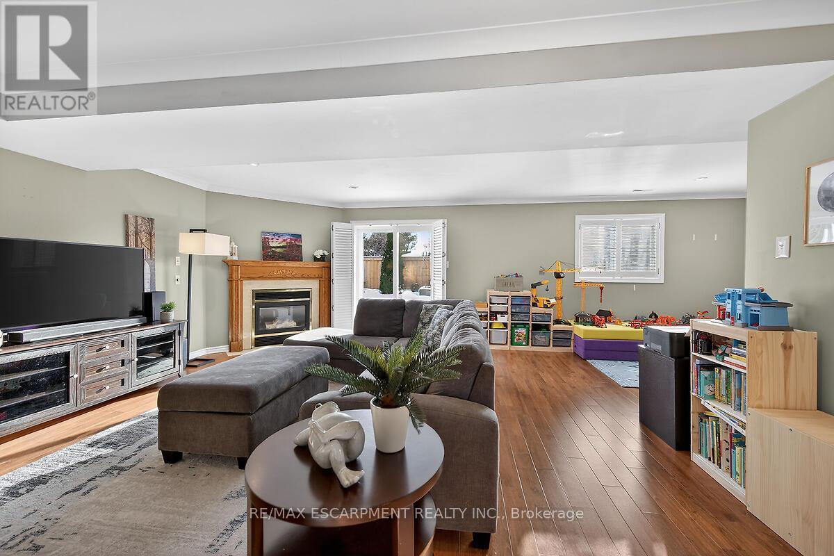 218 Portage Lane, Hamilton, Ontario  L0R 1W0 - Photo 32 - X12610756