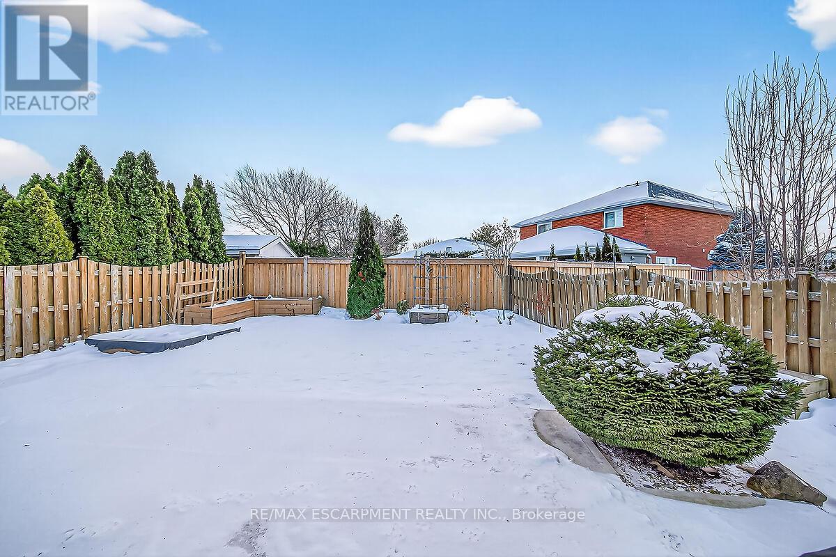 218 Portage Lane, Hamilton, Ontario  L0R 1W0 - Photo 40 - X12610756