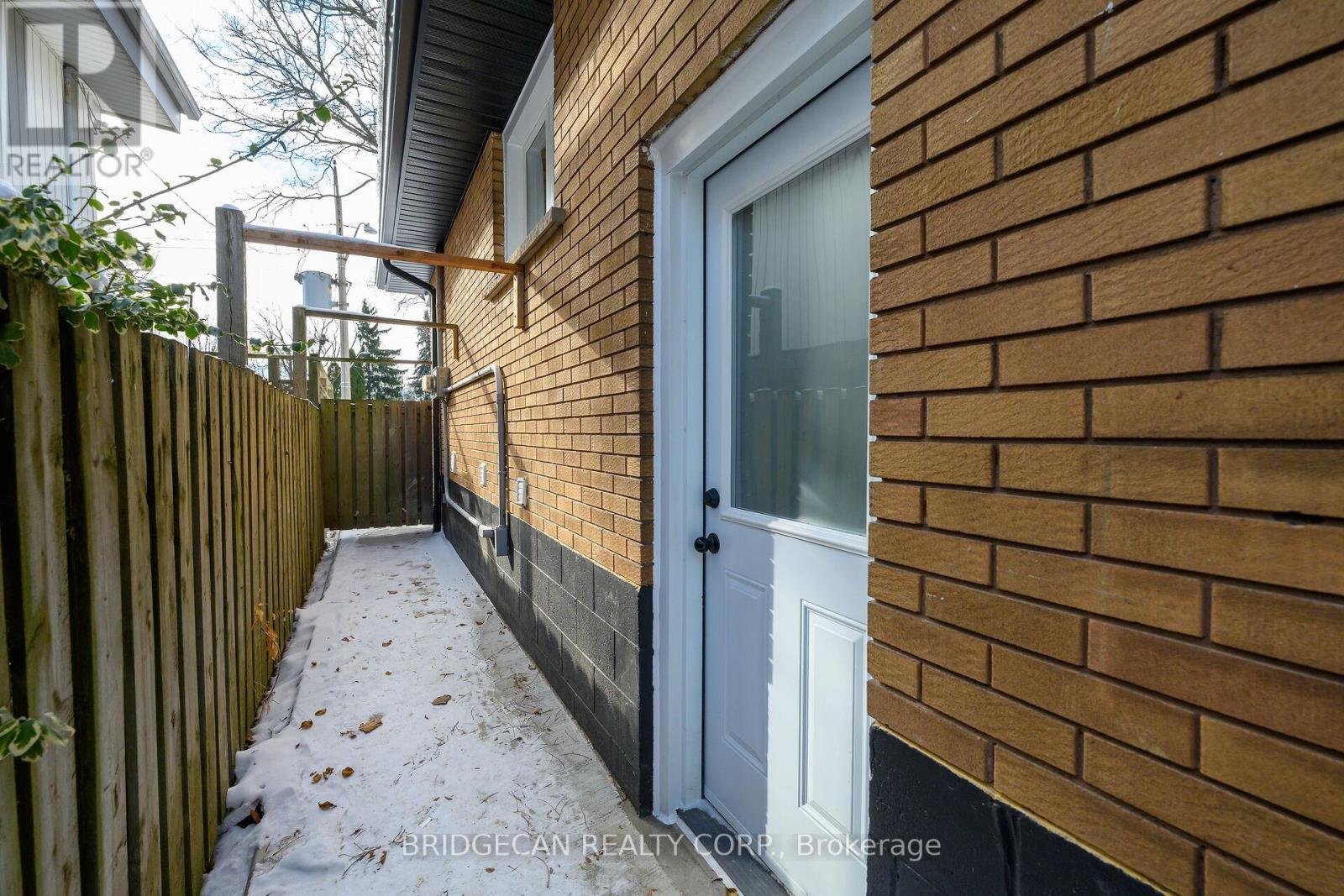 40 Westaway Place, Hamilton, Ontario  L9C 2G1 - Photo 44 - X12610784