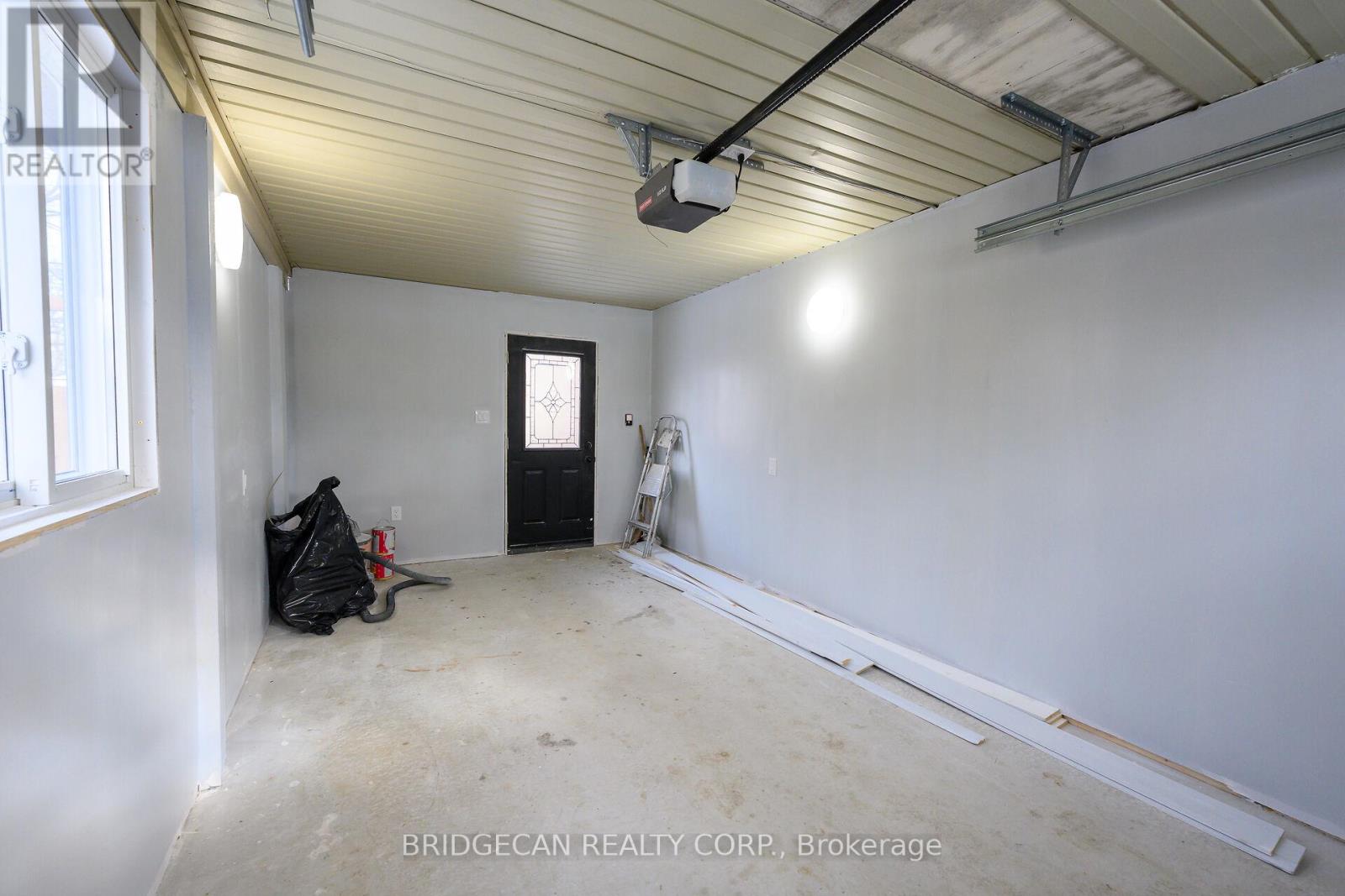 40 Westaway Place, Hamilton, Ontario  L9C 2G1 - Photo 46 - X12610784