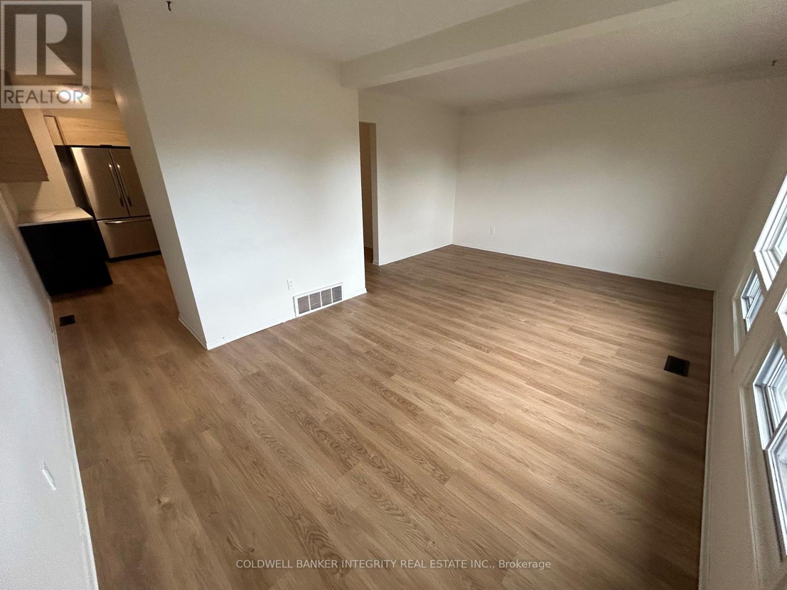 3 - 108 Scott Street, St. Catharines, Ontario  L2N 1G9 - Photo 12 - X12610812