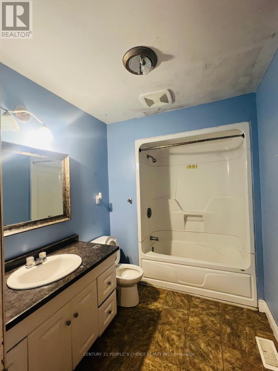 1086 Lakeshore Road, Norfolk, Ontario  N0E 1C0 - Photo 10 - X12610828