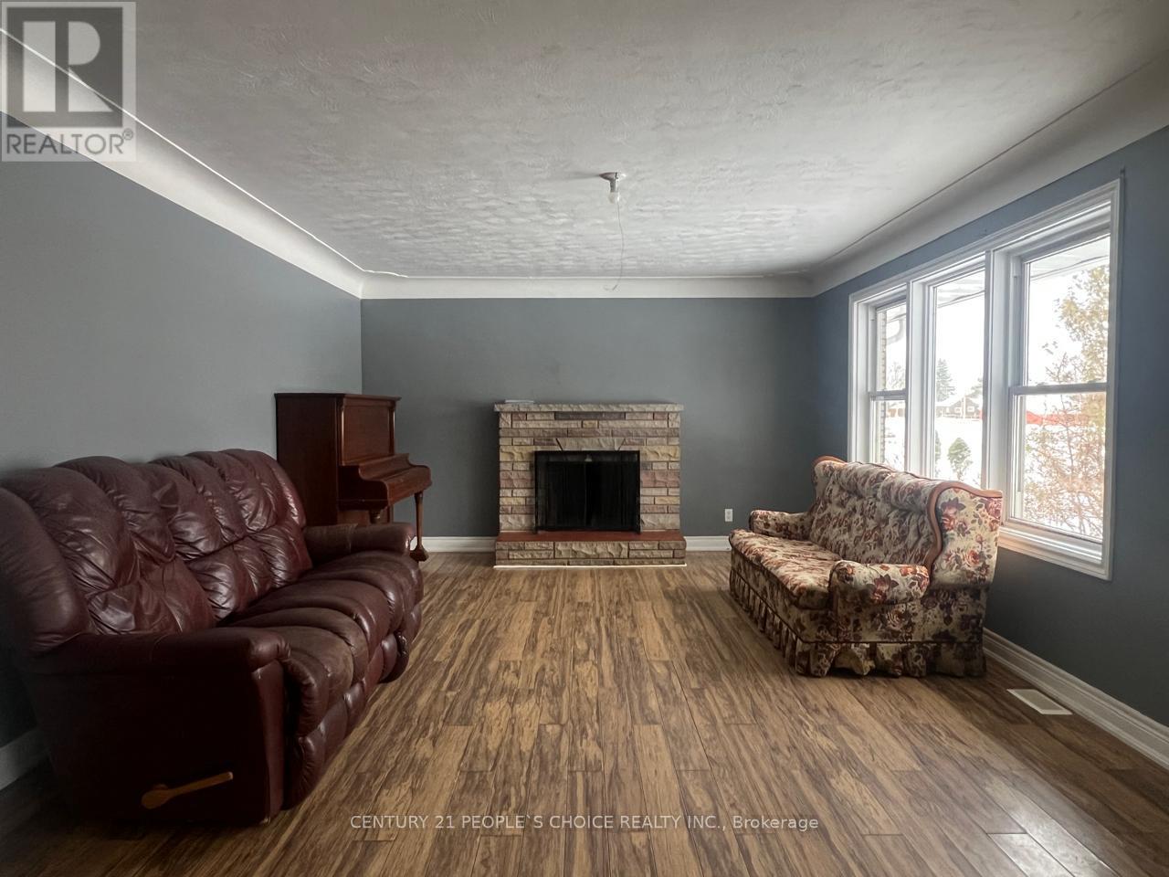 1086 Lakeshore Road, Norfolk, Ontario  N0E 1C0 - Photo 13 - X12610828