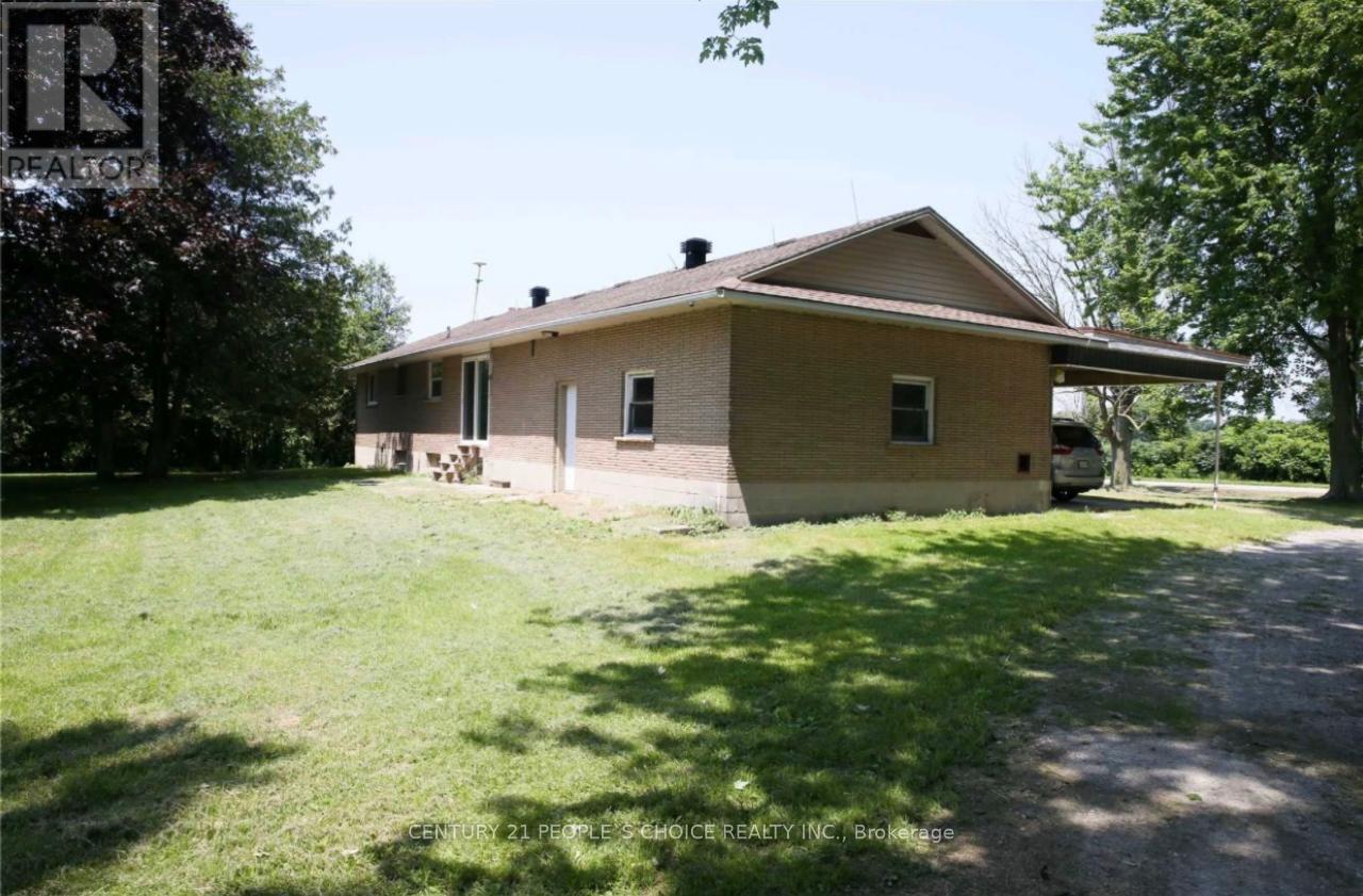 1086 Lakeshore Road, Norfolk, Ontario  N0E 1C0 - Photo 3 - X12610828