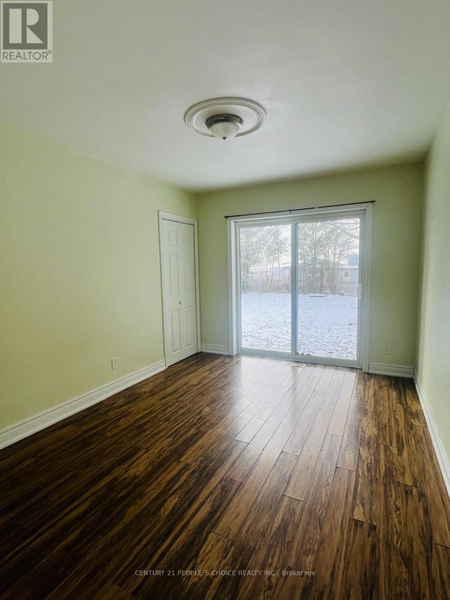 1086 Lakeshore Road, Norfolk, Ontario  N0E 1C0 - Photo 6 - X12610828