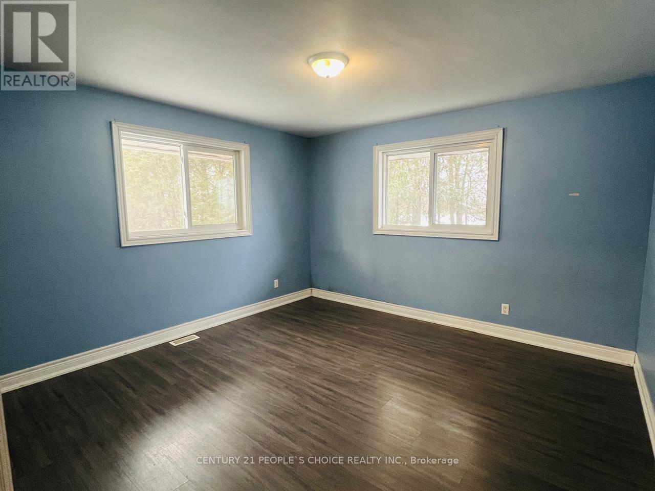 1086 Lakeshore Road, Norfolk, Ontario  N0E 1C0 - Photo 8 - X12610828