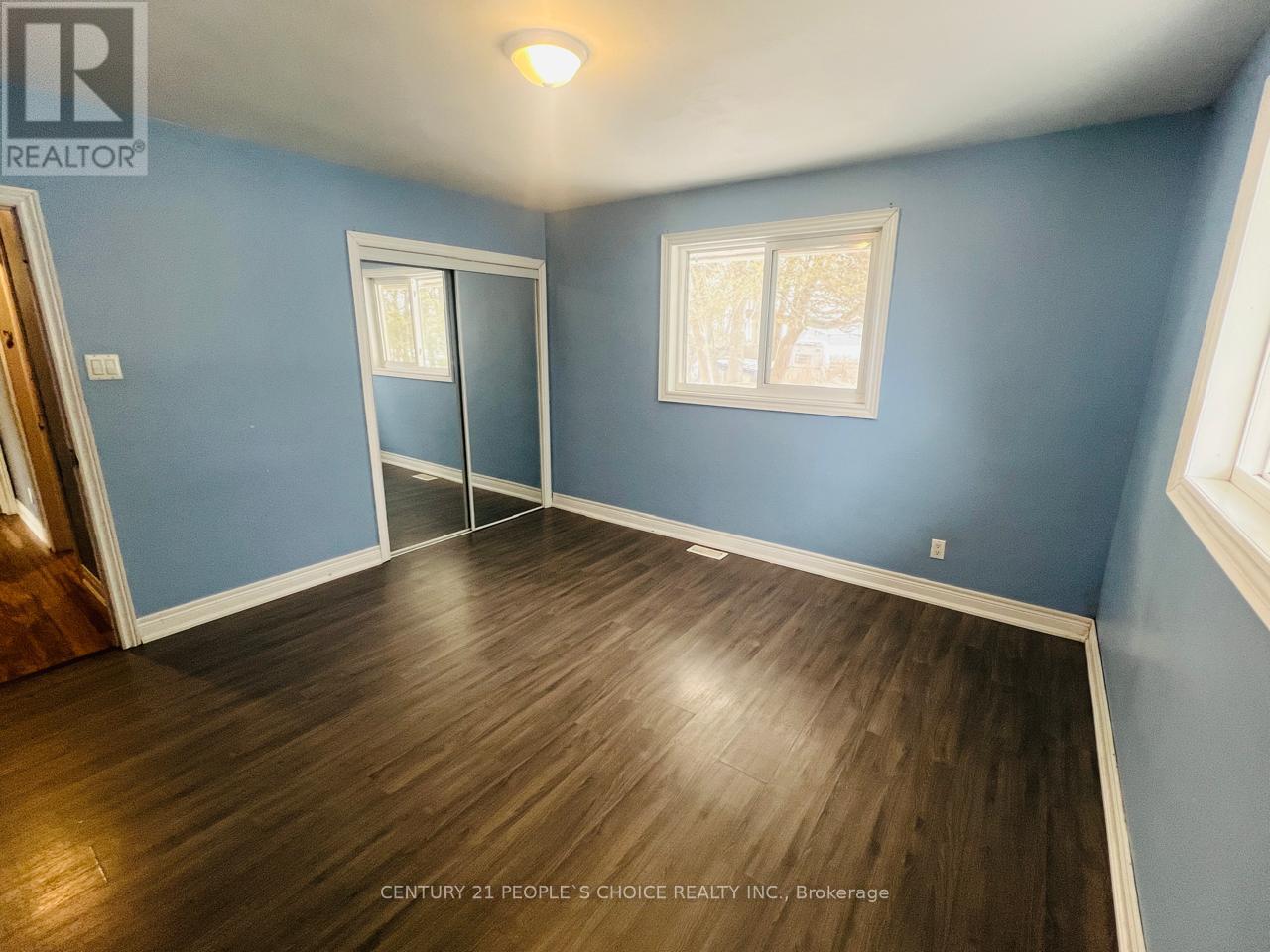 1086 Lakeshore Road, Norfolk, Ontario  N0E 1C0 - Photo 9 - X12610828