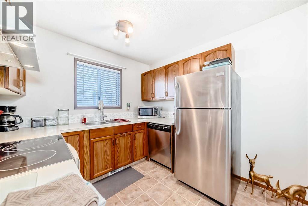 27 Martinview Crescent Ne, Calgary, Alberta  t3j 2s2 - Photo 8 - A2271186