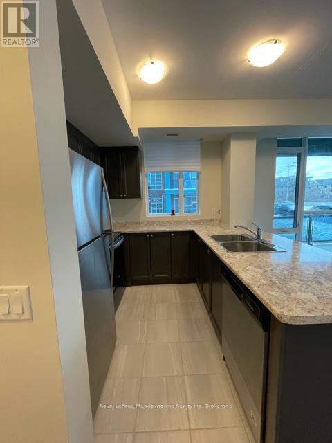 140 - 16 Concord Place, Grimsby, Ontario L3M 0J1 - Photo 6 - X12610746