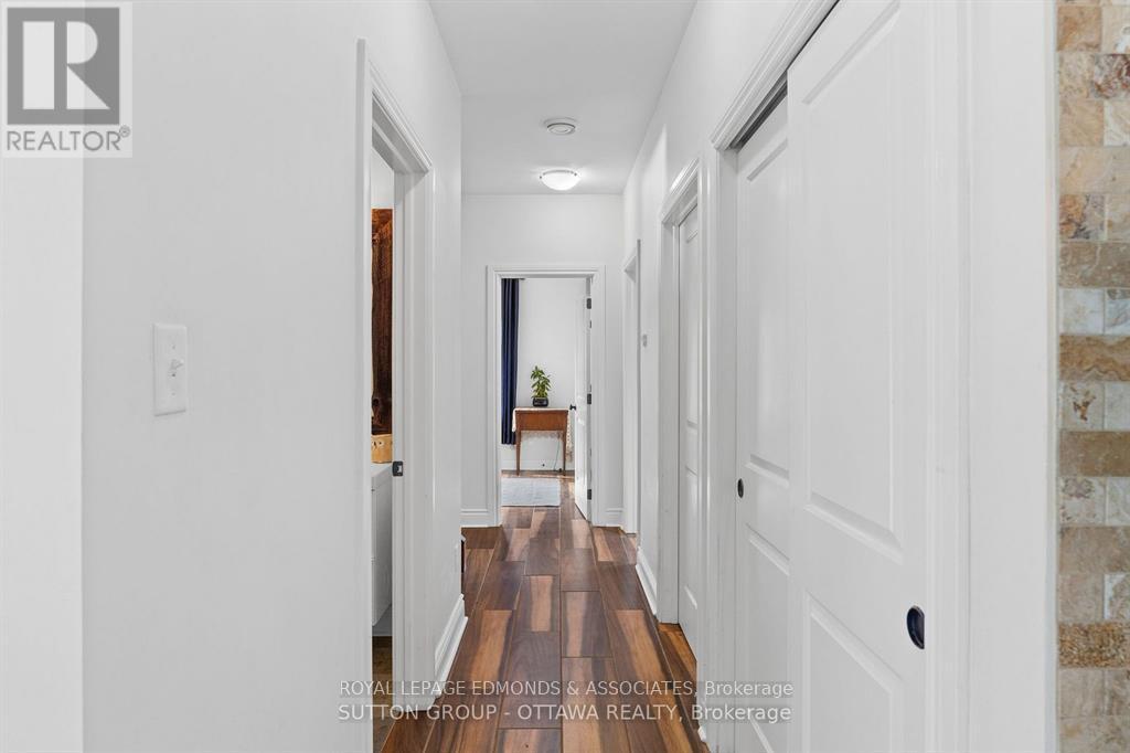 1448 Woito Station Road, Laurentian Valley, Ontario K8A 6W6 - Photo 16 - X12610938