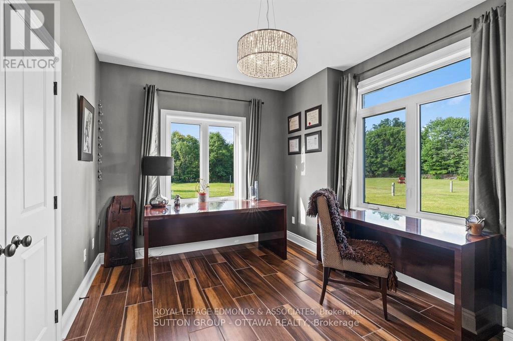 1448 Woito Station Road, Laurentian Valley, Ontario K8A 6W6 - Photo 17 - X12610938