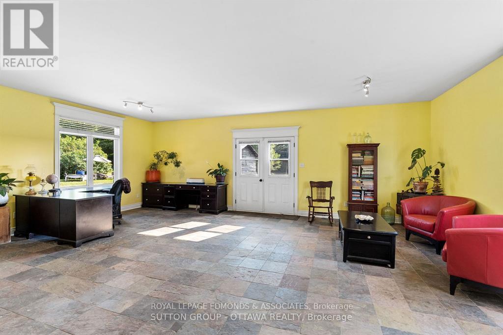 1448 Woito Station Road, Laurentian Valley, Ontario K8A 6W6 - Photo 19 - X12610938