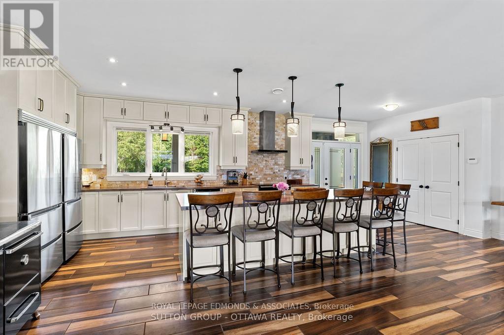 1448 Woito Station Road, Laurentian Valley, Ontario K8A 6W6 - Photo 5 - X12610938