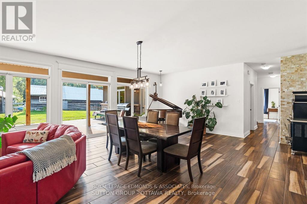 1448 Woito Station Road, Laurentian Valley, Ontario K8A 6W6 - Photo 8 - X12610938