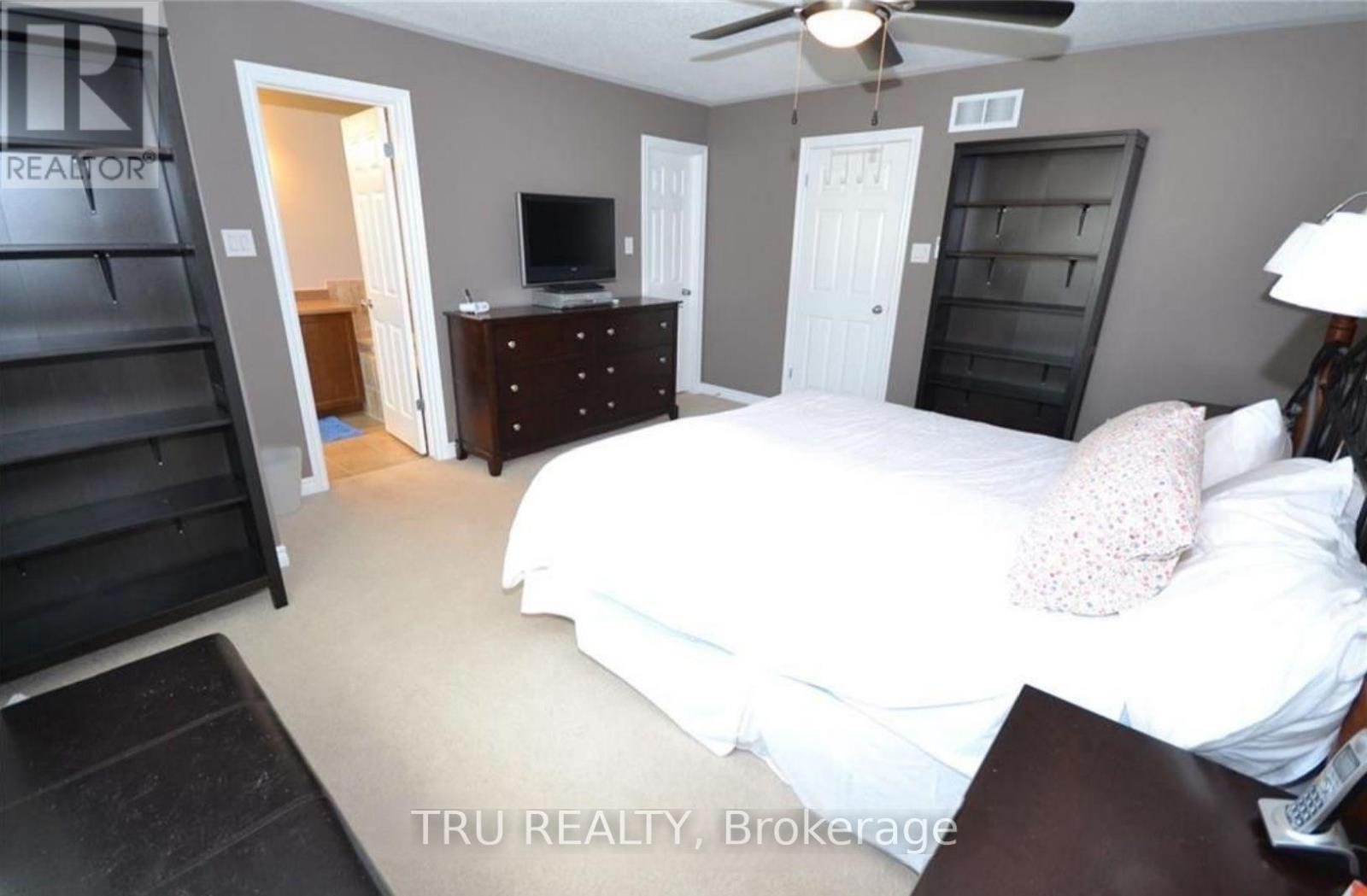 247 Hunterbrook Street, Ottawa, Ontario K2K 0E5 - Photo 13 - X12610952