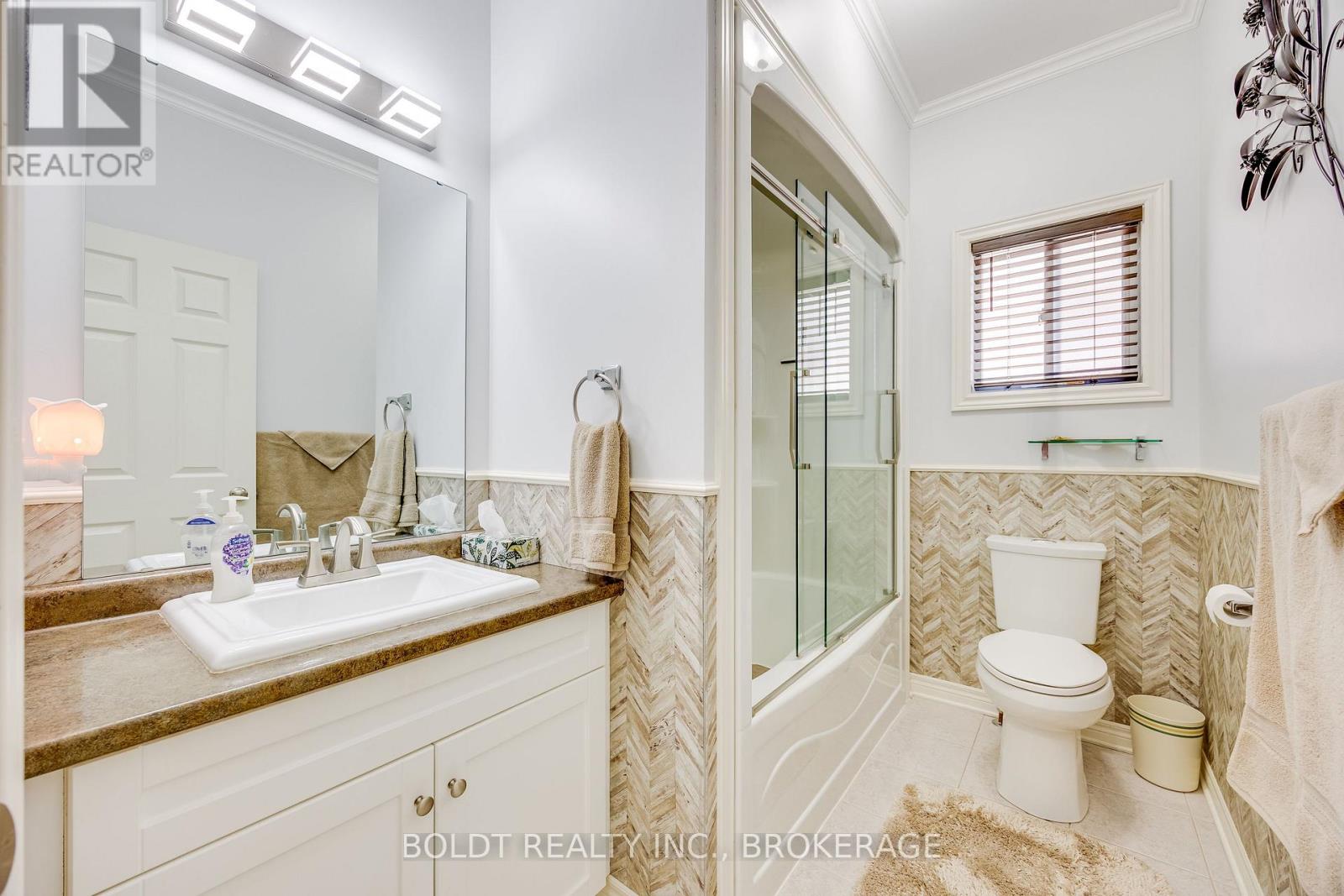 1127 Pelham Street, Pelham, Ontario L3C 3E4 - Photo 13 - X12610912