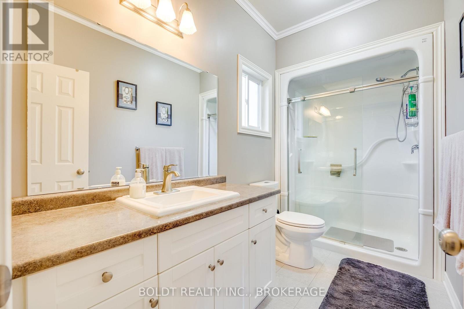 1127 Pelham Street, Pelham, Ontario L3C 3E4 - Photo 18 - X12610912