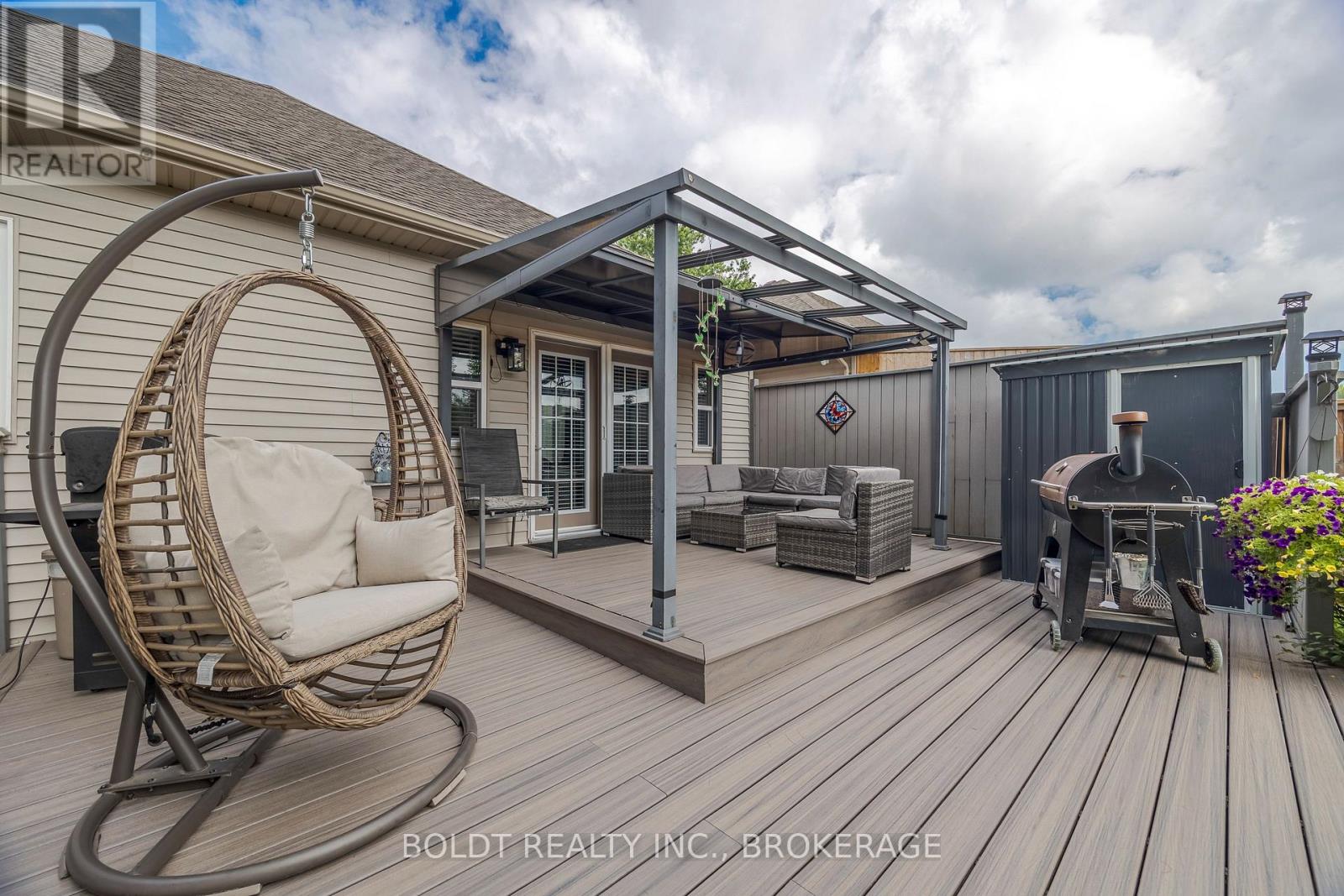 1127 Pelham Street, Pelham, Ontario L3C 3E4 - Photo 25 - X12610912