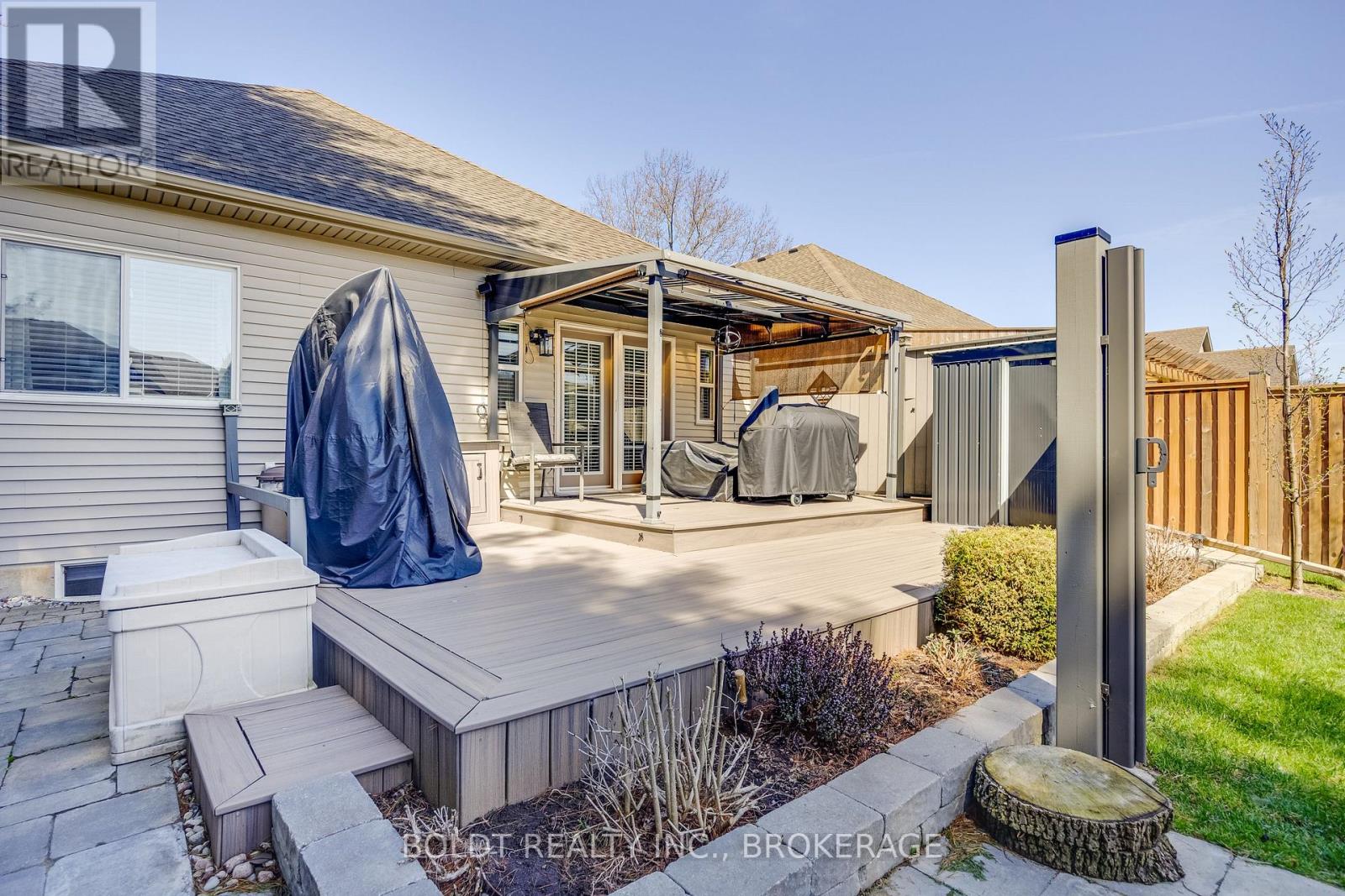 1127 Pelham Street, Pelham, Ontario L3C 3E4 - Photo 30 - X12610912