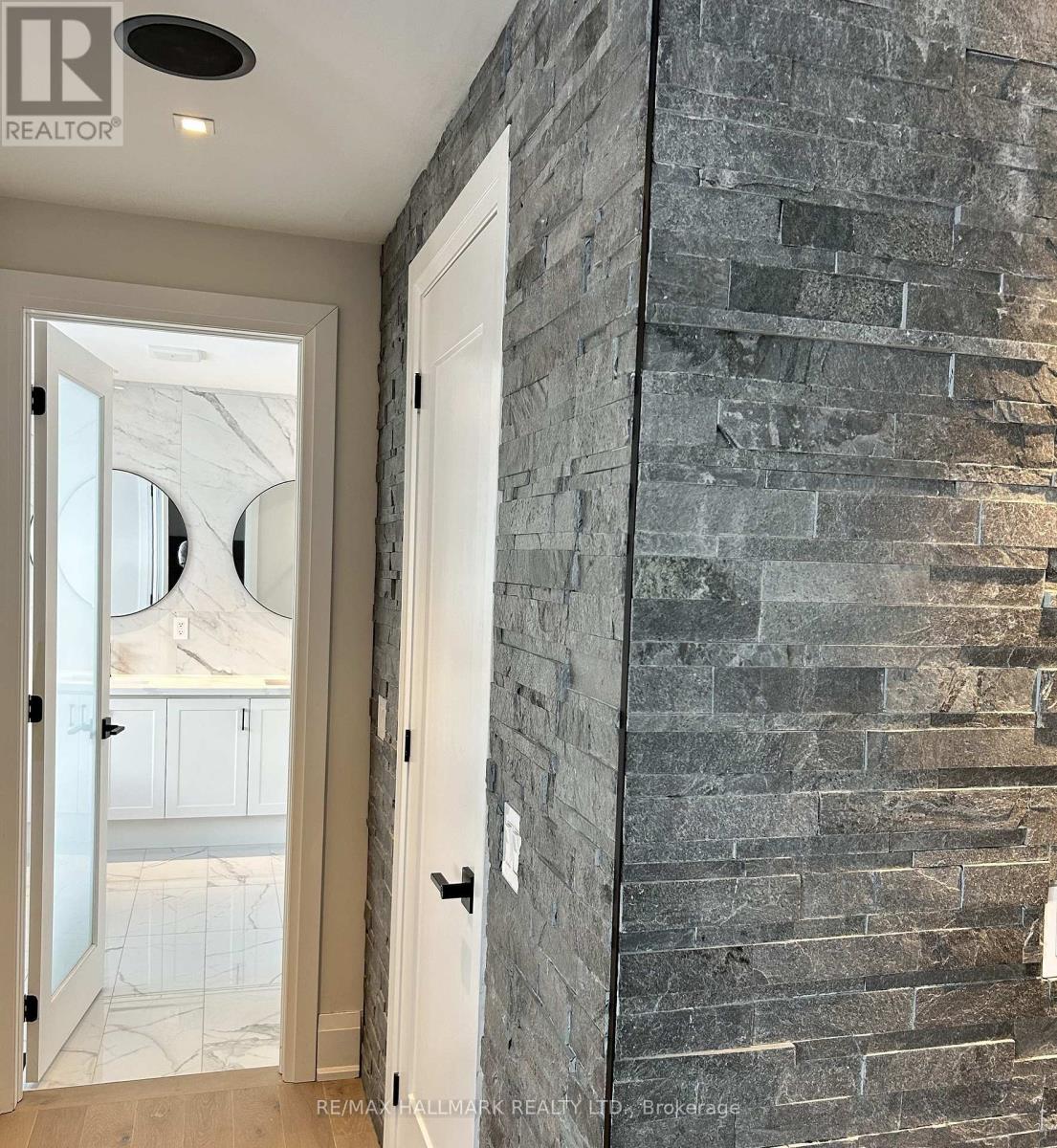 61 Strathgreen Lane, Georgina, Ontario  L4P 0J3 - Photo 35 - N12482277