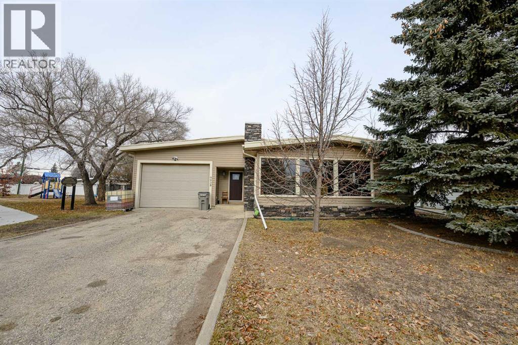 9938 87 Avenue, Grande Prairie, Alberta  T8V 0B2 - Photo 1 - A2272790