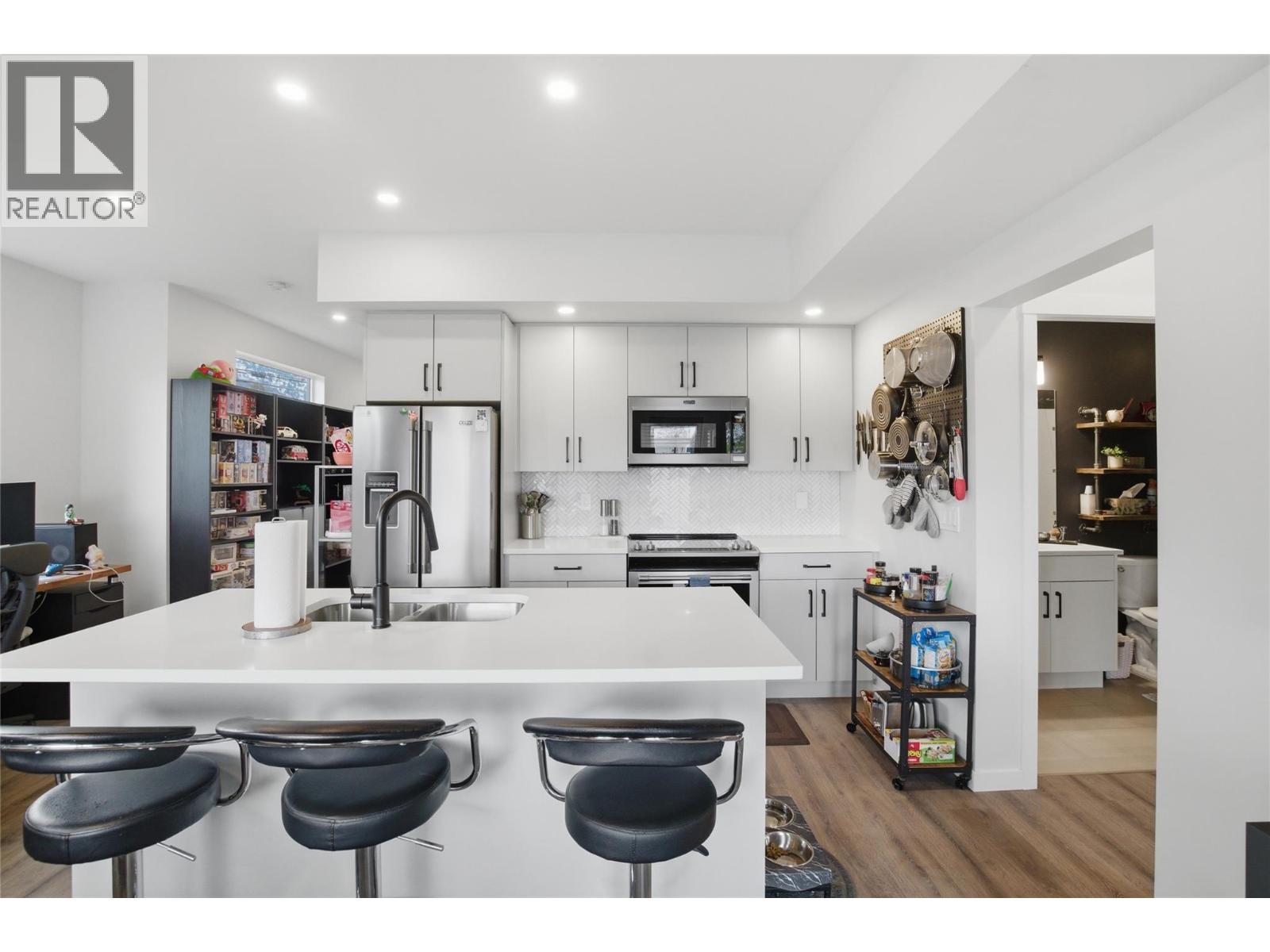 2925 Westsyde Road Unit# 101, Kamloops, British Columbia  V2B 7E6 - Photo 4 - 10370825