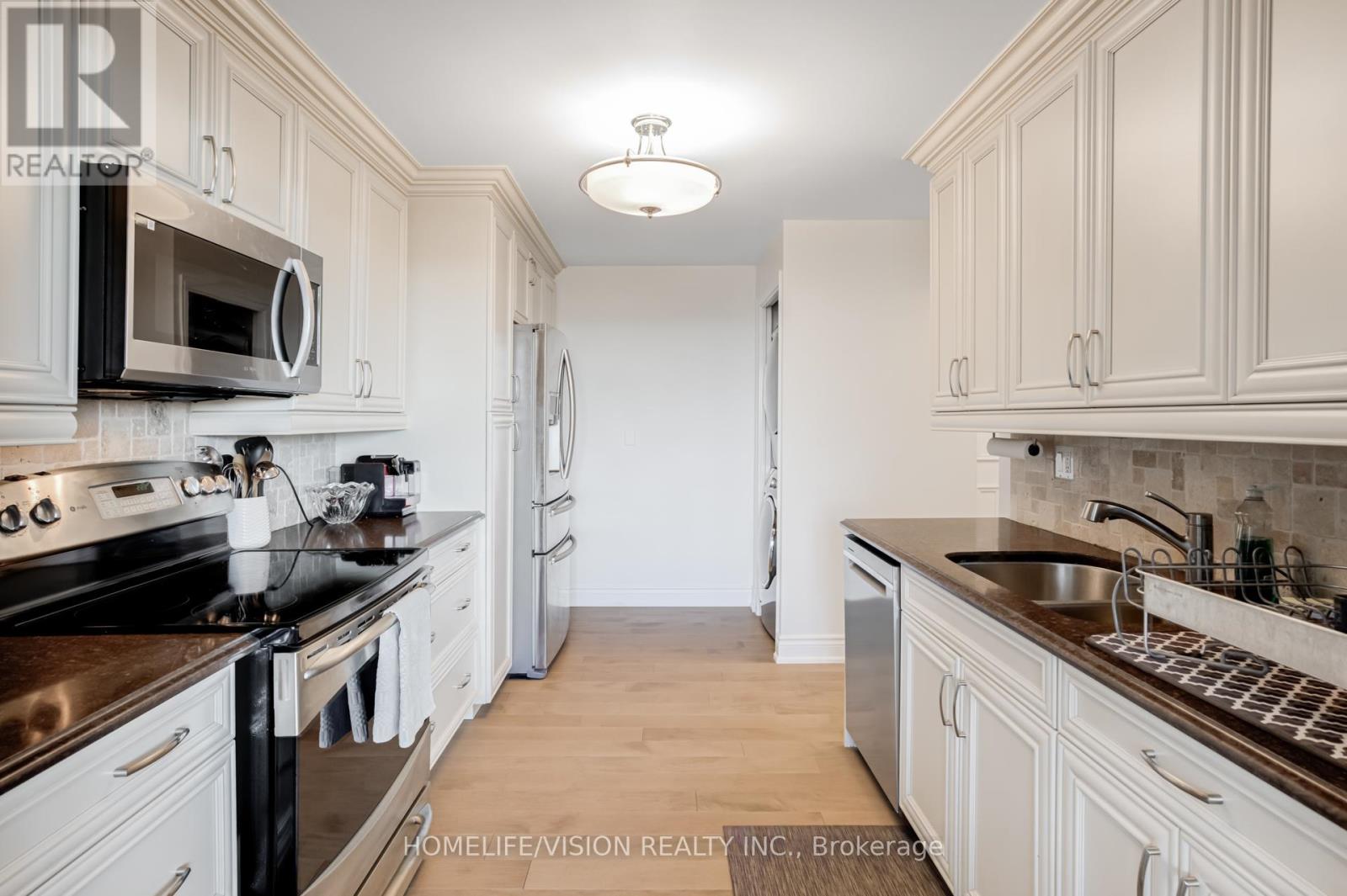 1105 - 75 Wynford Avenue, Toronto, Ontario  M3C 3H9 - Photo 19 - C12610868