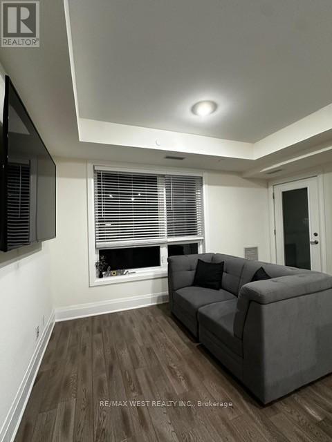 412 - 2 Adam Sellers Street, Markham, Ontario  L6B 1P2 - Photo 6 - N12610856