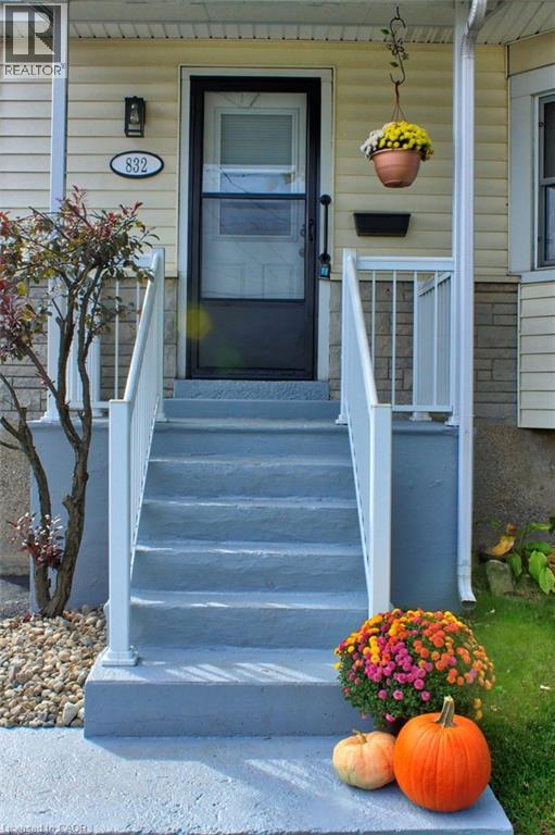 832 Queensdale Avenue, Hamilton, Ontario  L8V 1N1 - Photo 4 - 40780186