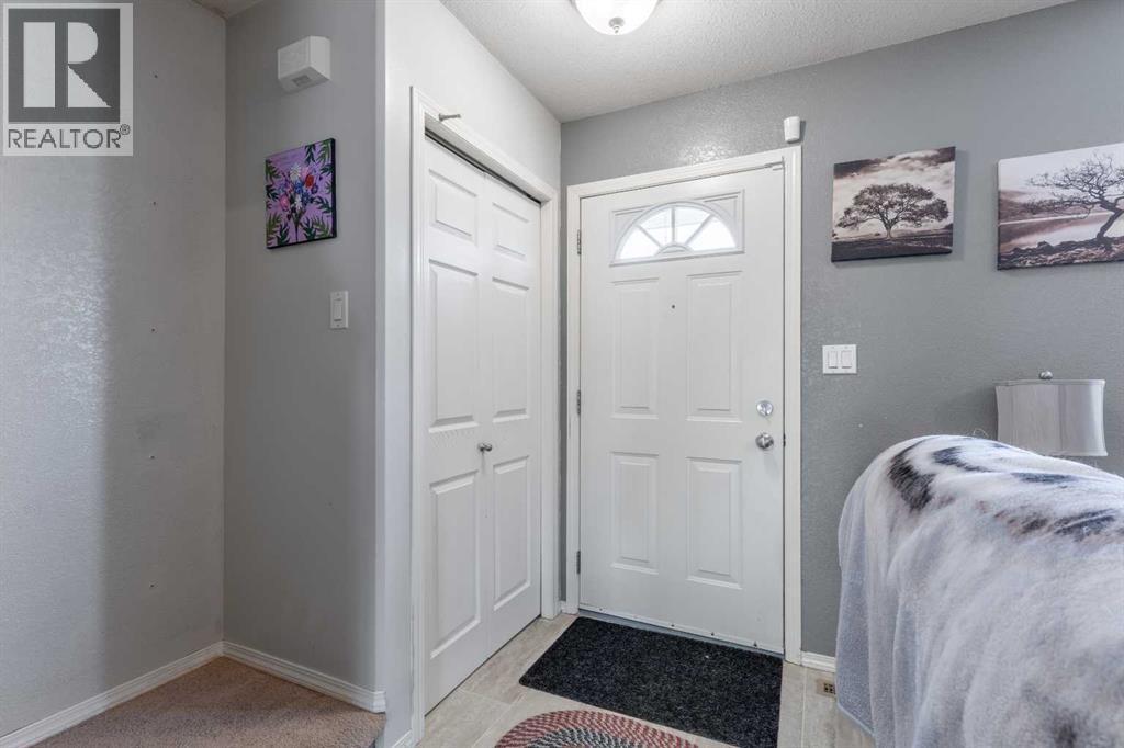 114 Lynx Cove N, Lethbridge, Alberta  T1J 6V4 - Photo 5 - A2274055