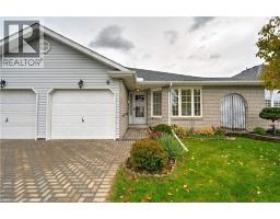 6 VILLAGE Drive, Smithville, Ontario