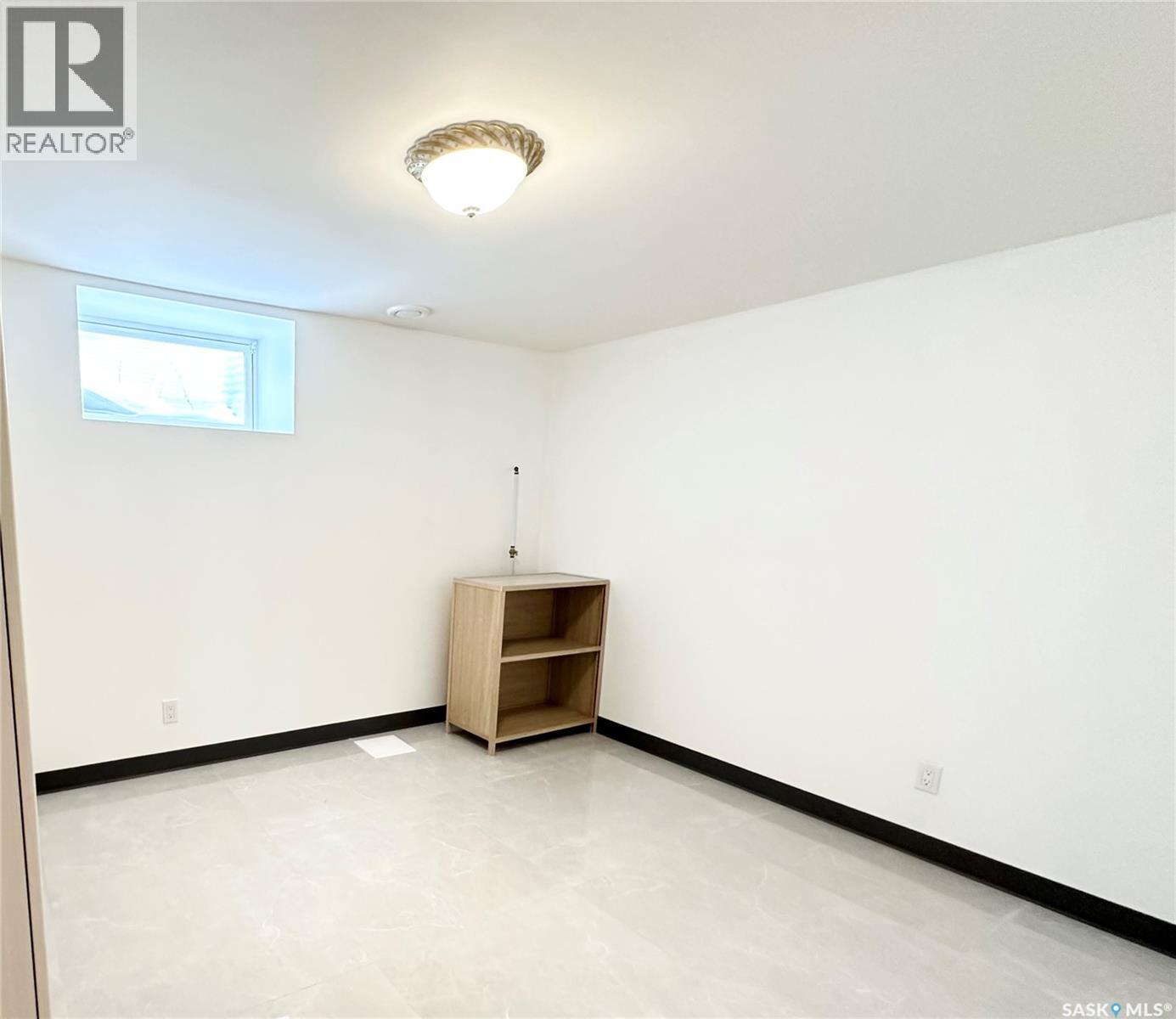 405 2nd Street, Dundurn, Saskatchewan  S0K 1K0 - Photo 17 - SK025375