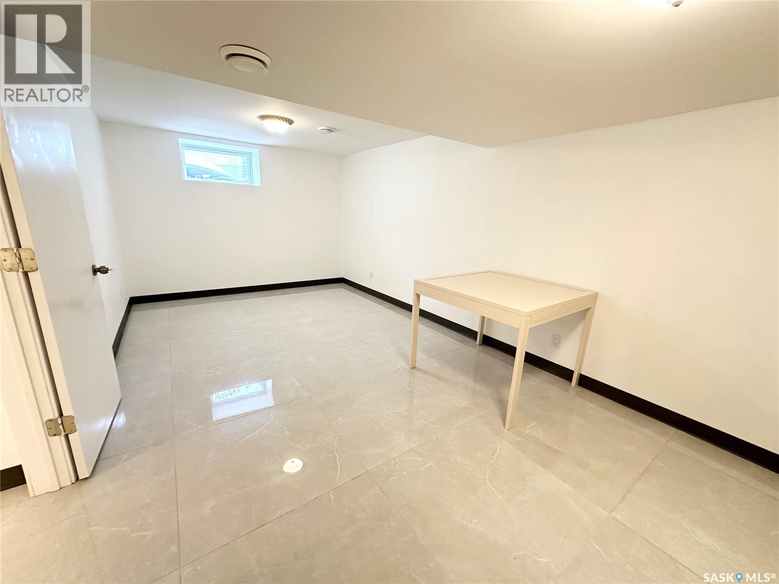 405 2nd Street, Dundurn, Saskatchewan  S0K 1K0 - Photo 19 - SK025375