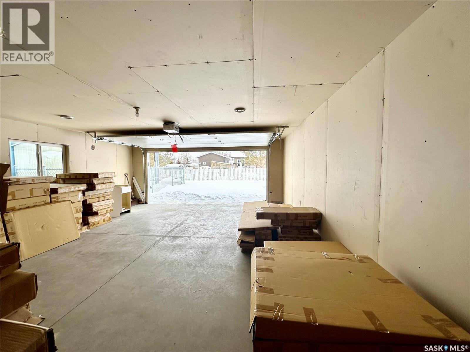 405 2nd Street, Dundurn, Saskatchewan  S0K 1K0 - Photo 26 - SK025375